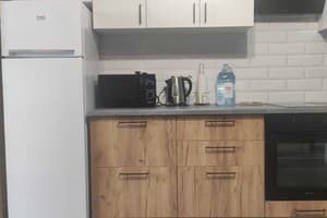 Люкс Авторынок, медцентр Яна 3