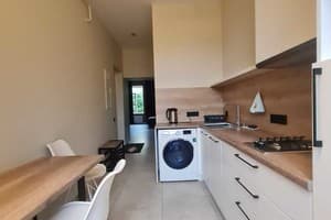 в центре, ул. Л. Украинской, 46 8