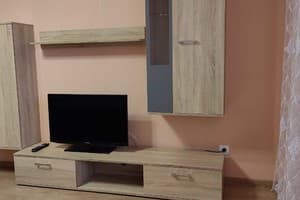 возле железнодорожного вокзала и областной больницы 1