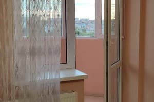 возле железнодорожного вокзала и областной больницы 2